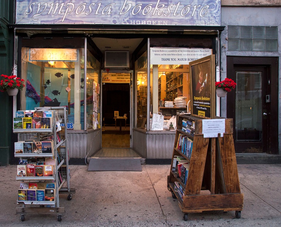 Symposia bookstore. Hoboken, NJ. @2015 by Alina Oswald.